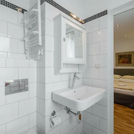 - Grandtulipan Apartman *